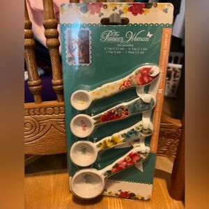 The Pioneer Woman Floral Ceramic Measuring Spoons - Red, Yellow, Green